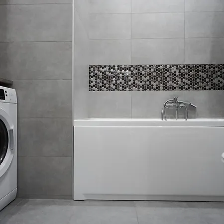 Szent Istvan Koronaja Apartament Strigoniu