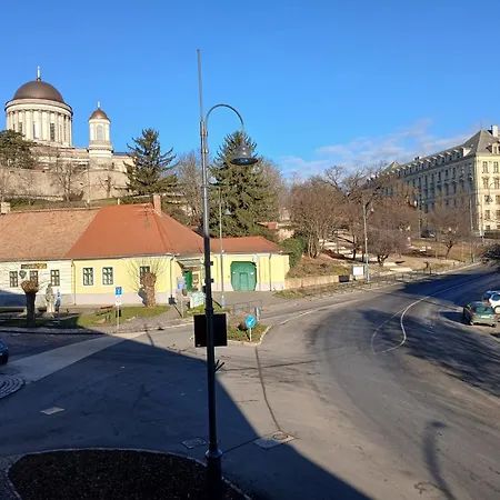 Szent Istvan Koronaja Apartament *